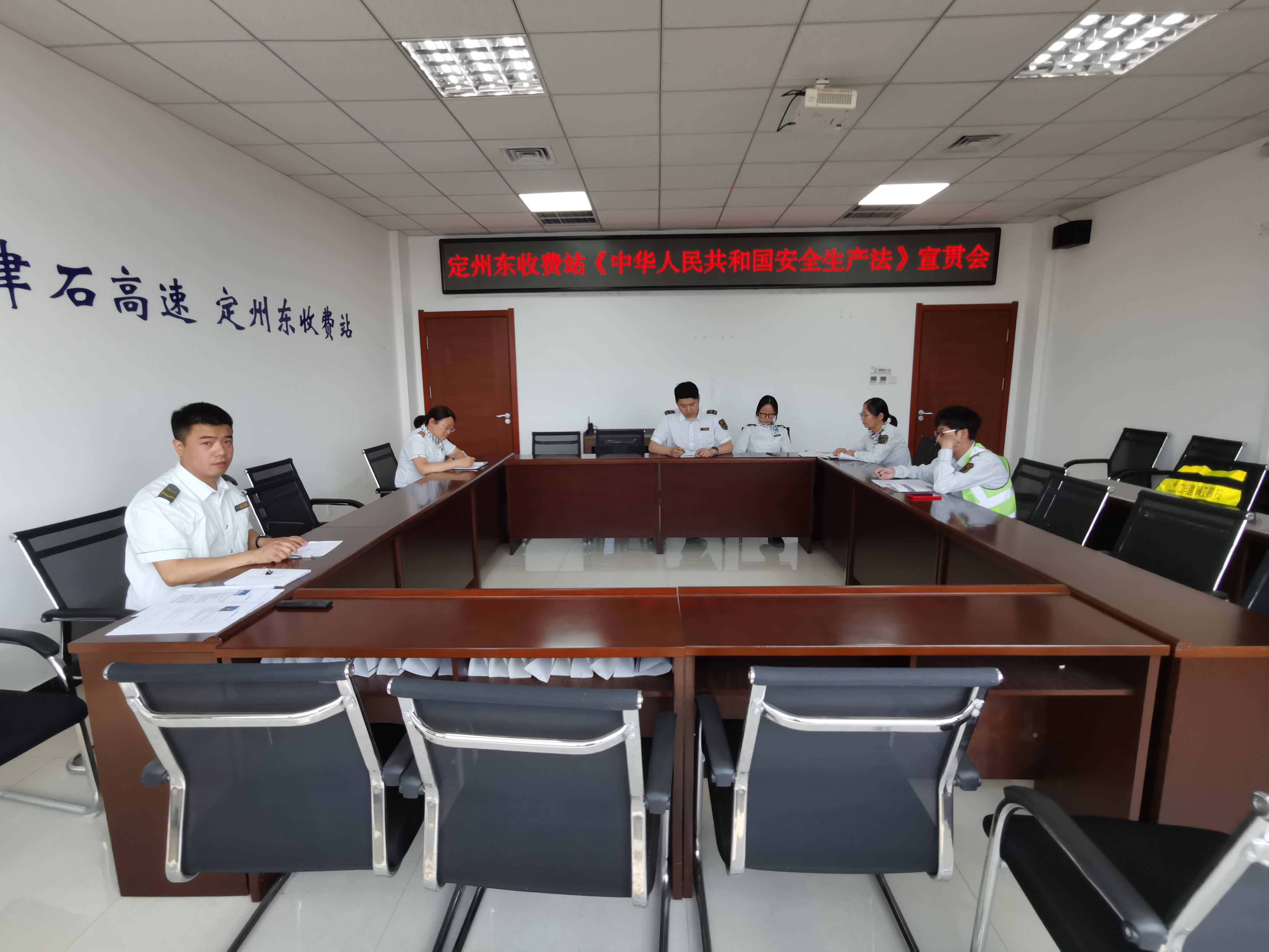 68878e4dde6cc6fffe505d6df296ec54.jpg 68878e4dde6cc6fffe505d6df296ec54.jpg