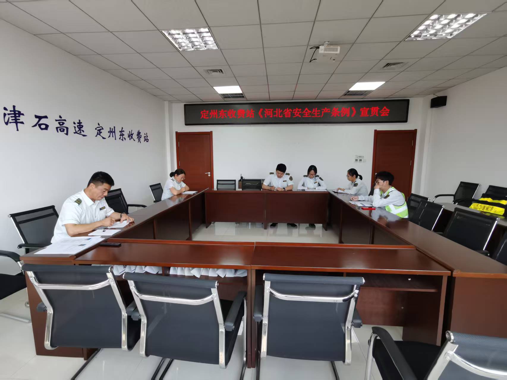 62a6d1e4b3ee927c5e6f2567dde84e8a.jpg 62a6d1e4b3ee927c5e6f2567dde84e8a.jpg