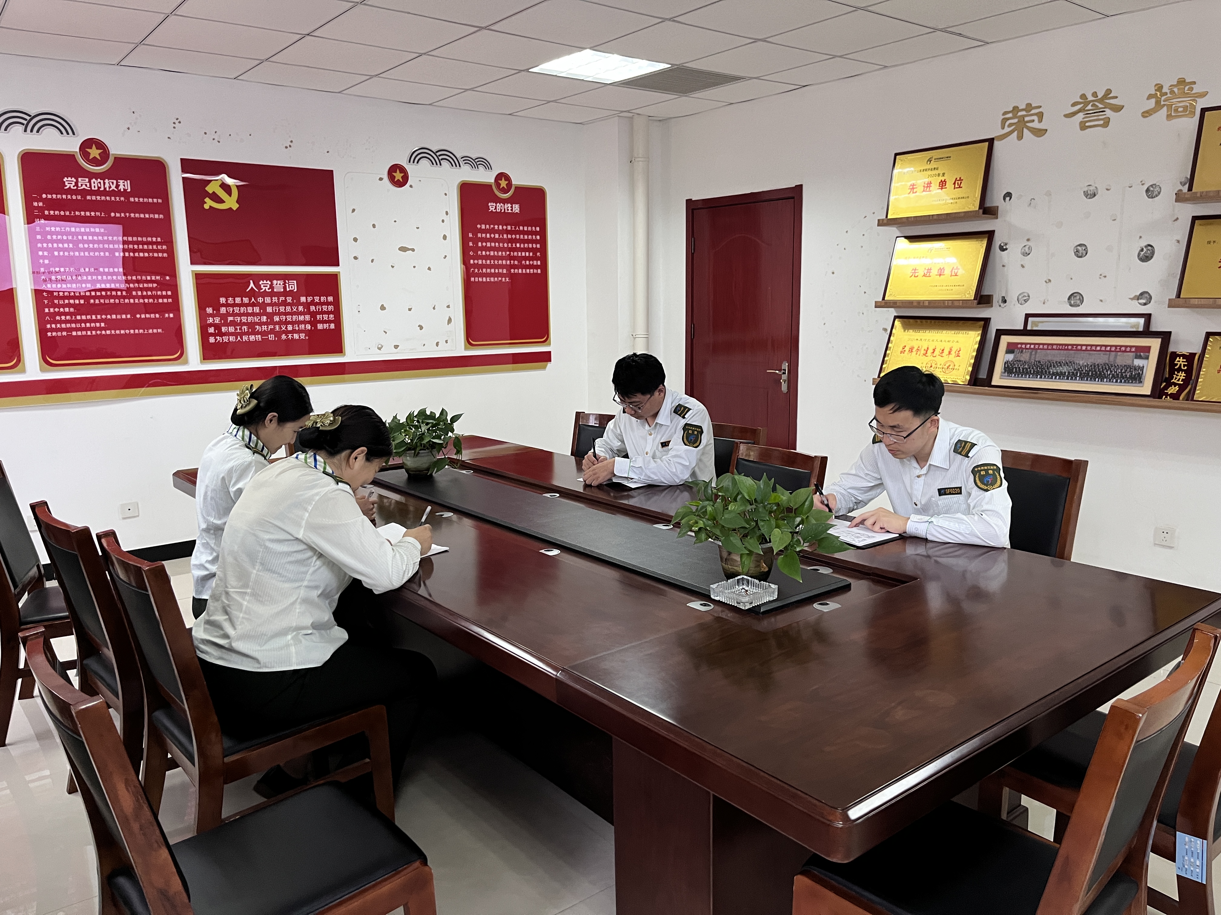 B9EF02DE-4EDA-4864-8784-84CB41E79CC0.jpeg B9EF02DE-4EDA-4864-8784-84CB41E79CC0.jpeg