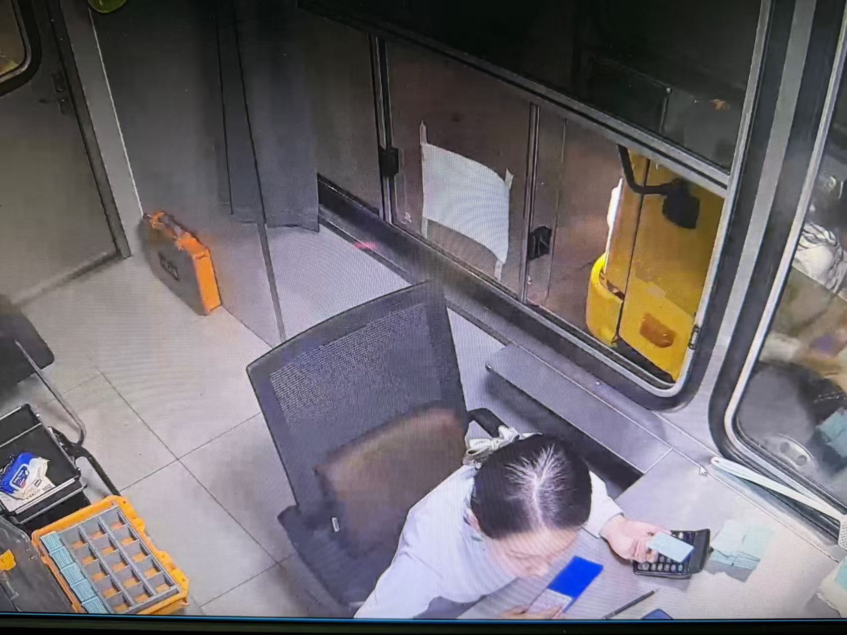 货车.jpg